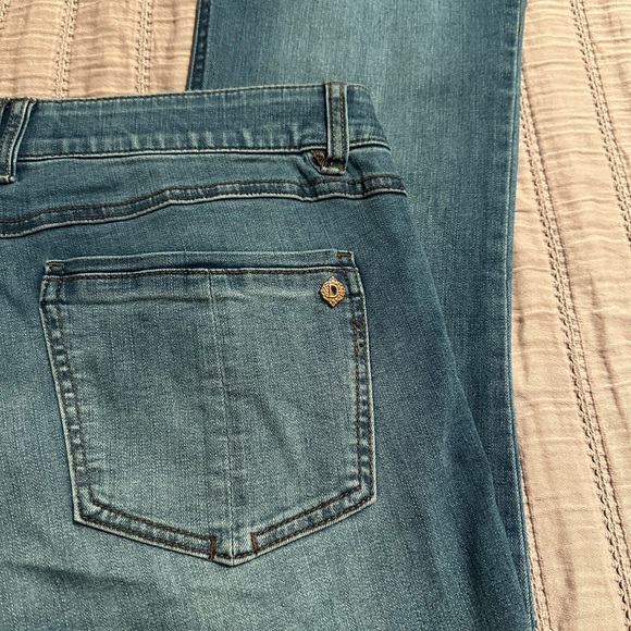 New Democracy  "Ab"solution Itty Bitty Bootcut Jeans - Picture 12 of 15